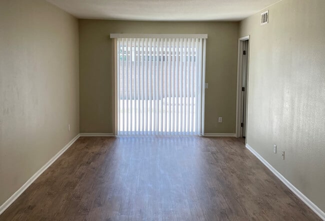 Foto del edificio - 766 Southside Dr