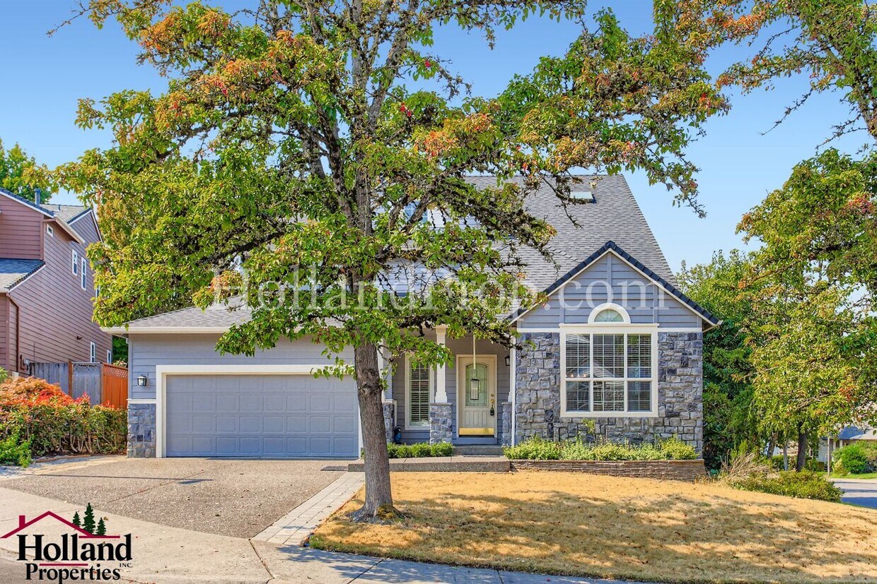 Primary Photo - Modern 4-Bedroom Townhouse in the Bethany ...