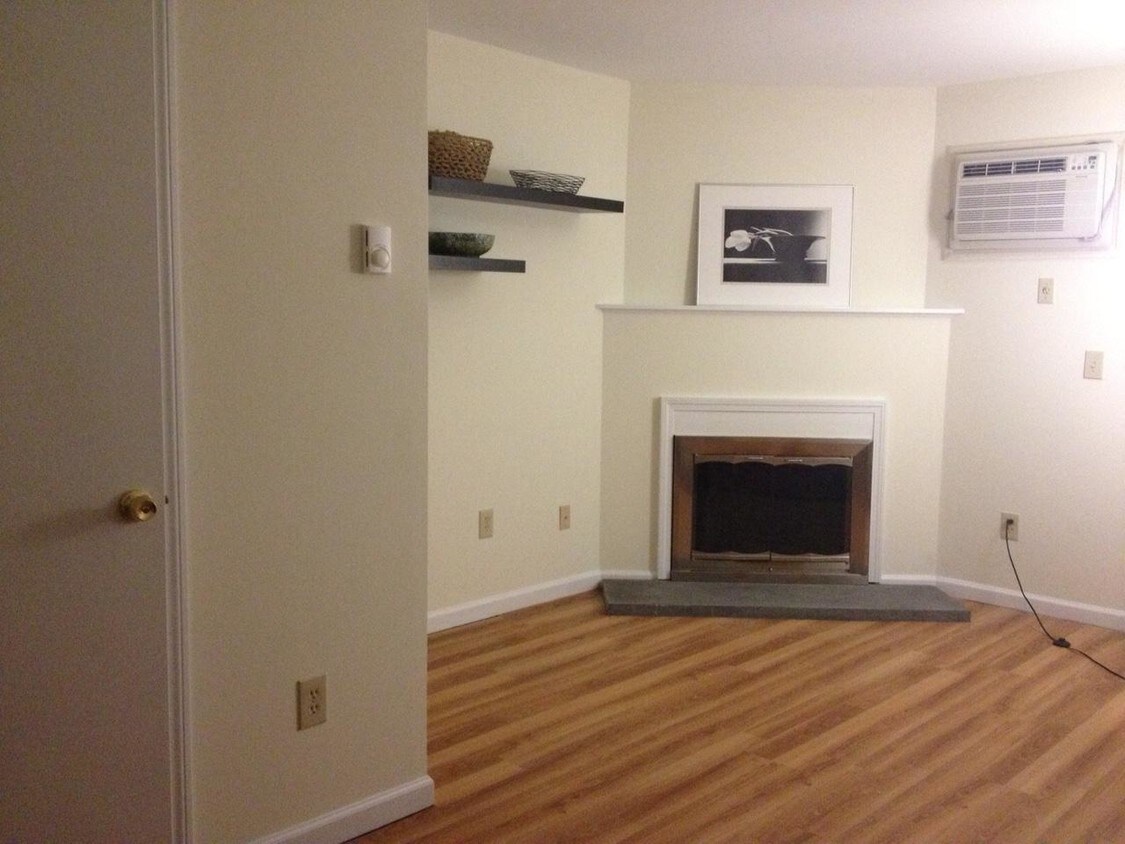 451 Lakewood Rd, Waterbury, CT 06704 Townhome Rentals in Waterbury CT