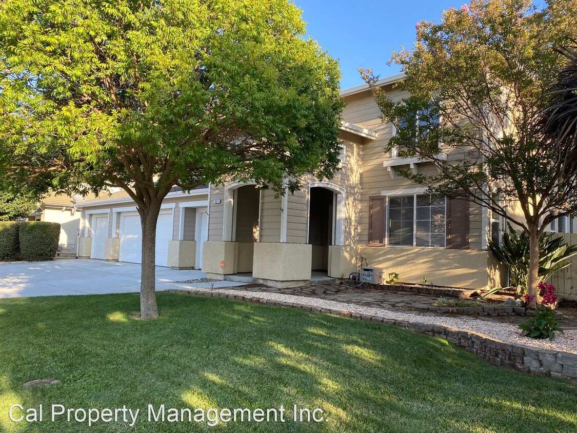 Primary Photo - 5 br, 3.5 bath House - 361 Majestic Drive