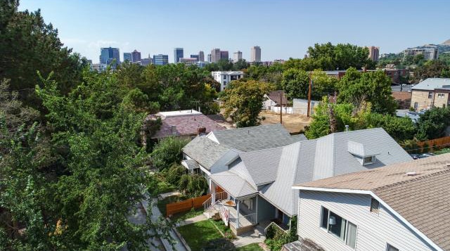 Building Photo - 731 E Linden Ave