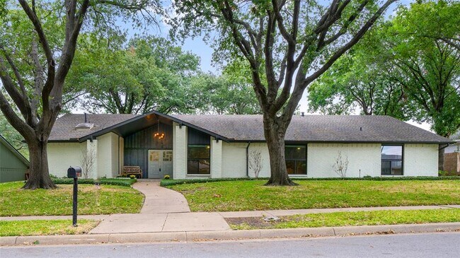 Building Photo - 4255 Shady Bend Dr