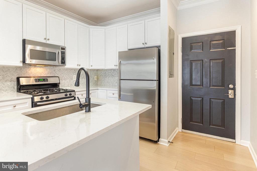 Foto principal - 9020 Lorton Station Blvd
