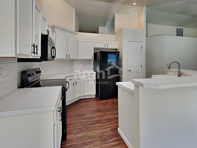 Foto del edificio - 13350 W Rochester St