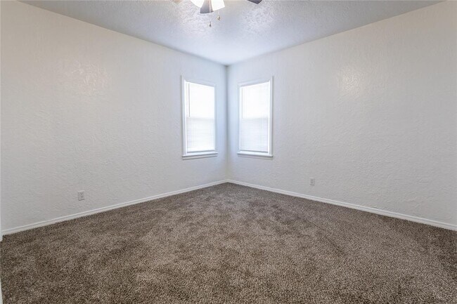 Foto del edificio - 324 S Lester St