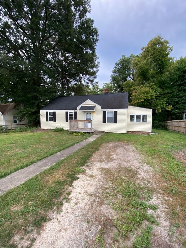 Building Photo - 2411 Bransford Dr