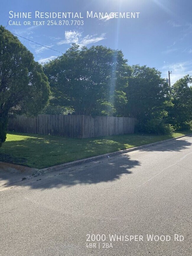 Foto del edificio - 2000 Whisper Wood Rd