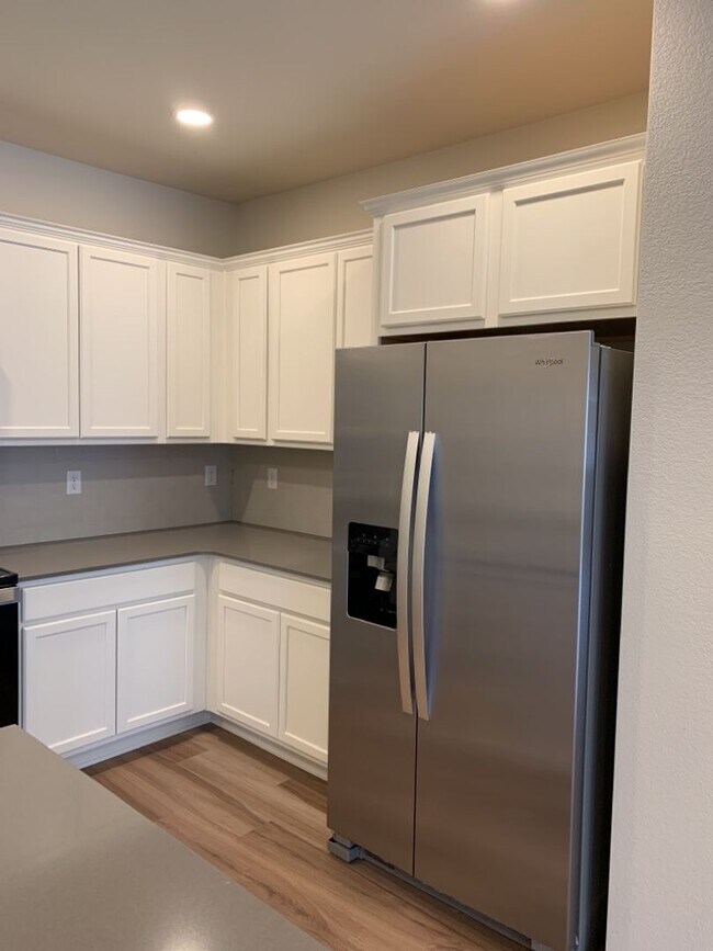 Foto del edificio - 3 Bed / 2.5 Bath Townhome with Attached Garage in NE Ft. Collins