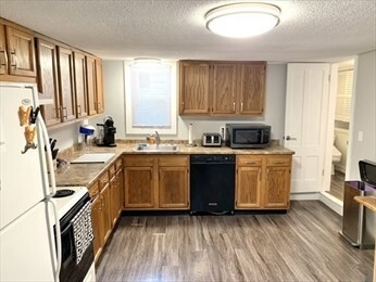 Foto del edificio - 1494 Concord St
