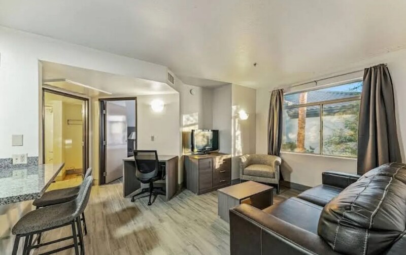 Foto del edificio - 5858 W Chandler Blvd