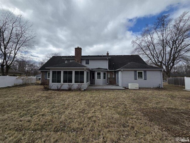 Building Photo - 3208 Susan Dr