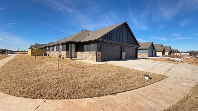 Foto del edificio - Welcome to Brand New Masonwood featuring this 3 Bedroom 2 Bath 2 Car Garage Duplex in a Great loc...