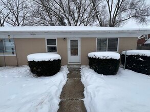 Building Photo - 7944 Grand St