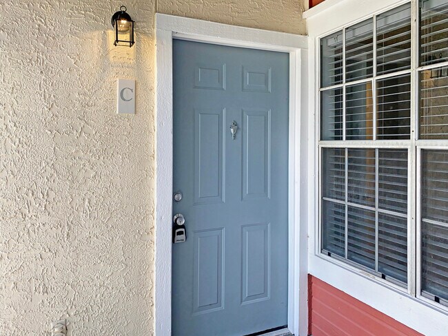 Building Photo - 1345 Crystal Way