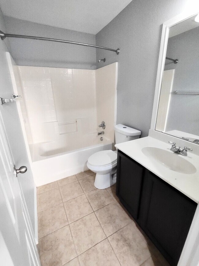 Foto del edificio - Beautiful home in nice neighborhood