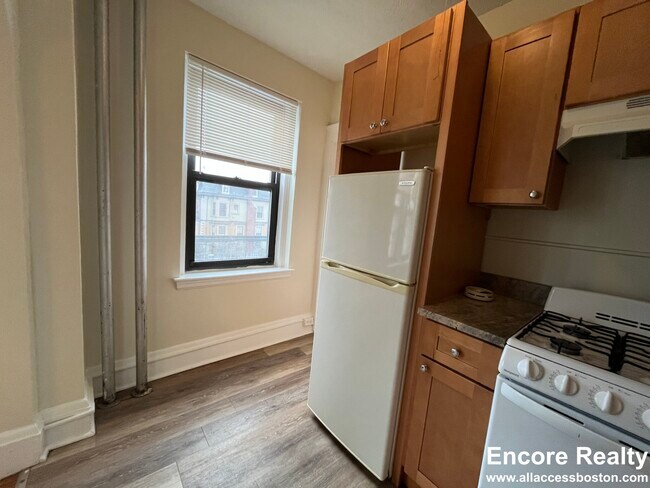 Foto del edificio - 349 Pleasant St