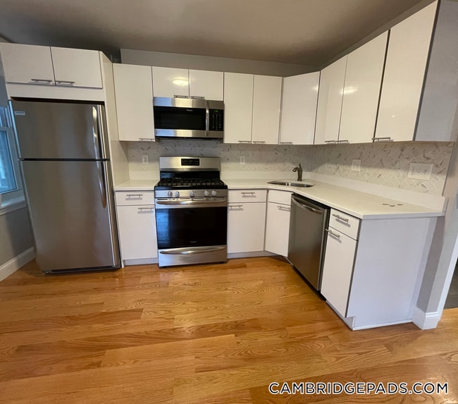 Building Photo - 124 Berkshire St
