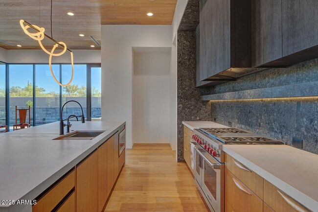 Foto del edificio - 10249 E Joy Ranch Rd