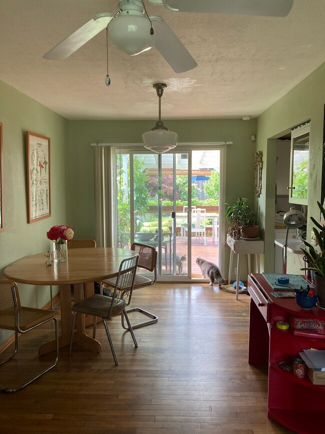 Dining room - 5055 NE 87th Ave