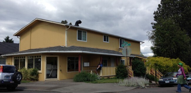 Foto del edificio - 4346-4350 SE Milwaukie Ave