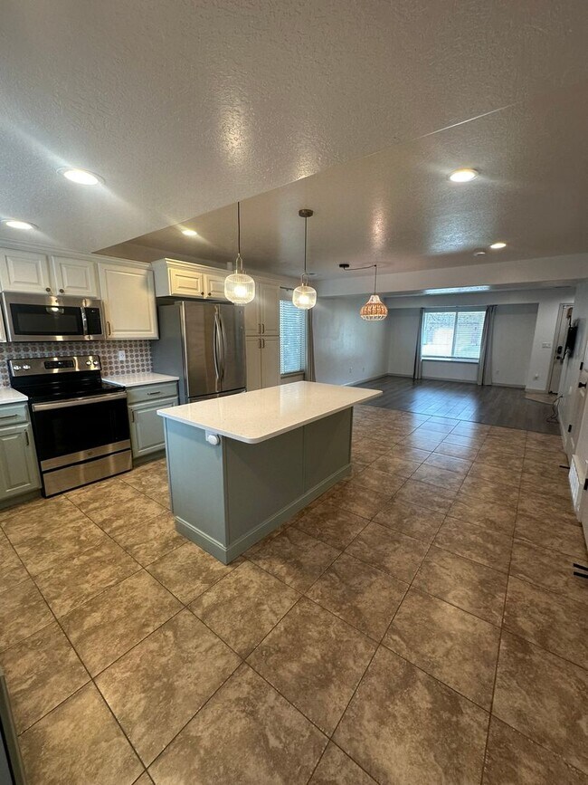 Foto del edificio - 3 Bed | 2.5 Bath Home in South Weber – Ready for Move-In!