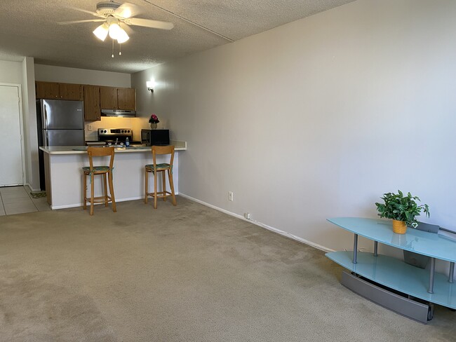 Building Photo - 2501 Riverside Dr