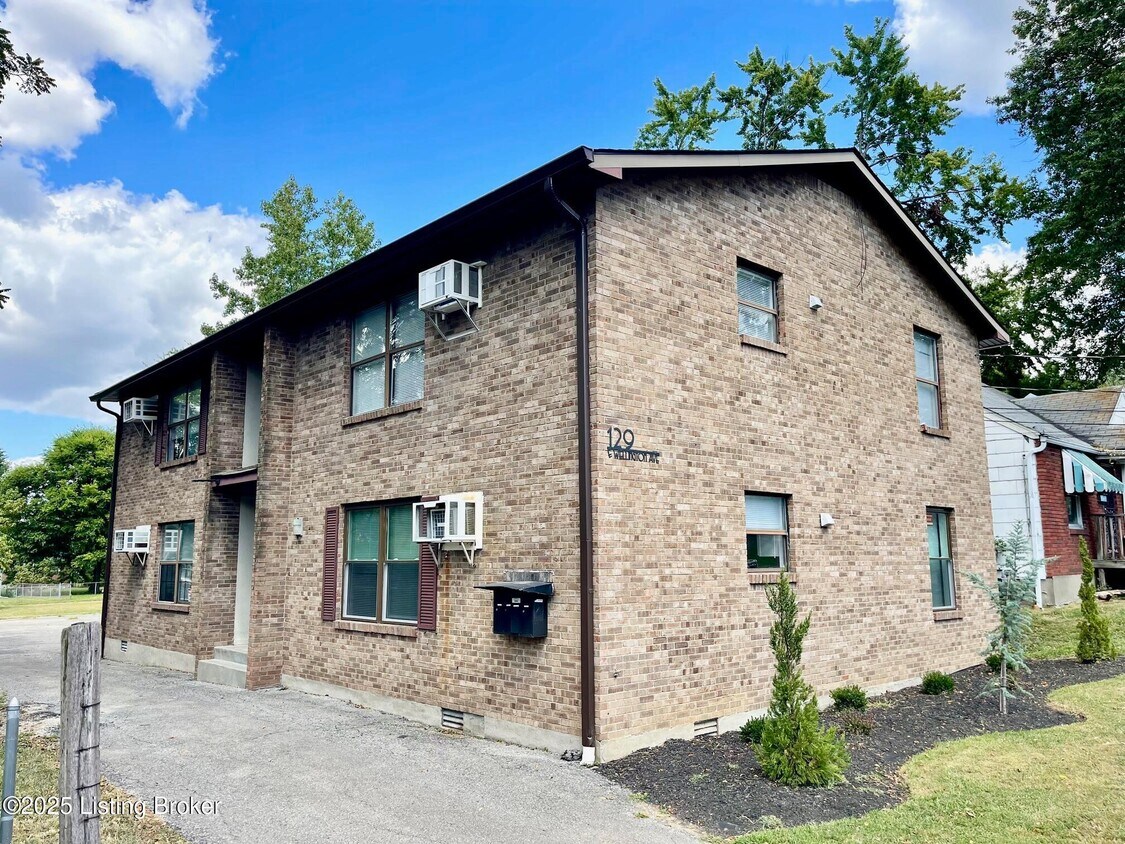 Primary Photo - 129 E Wellington Ave