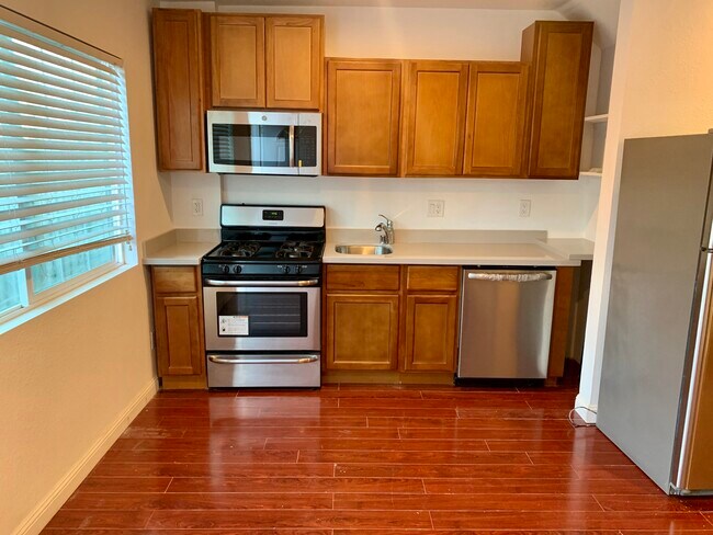 Building Photo - 39486 Royal Palm Dr