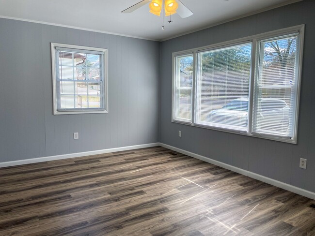 Building Photo - 3409 Jackson Farm Rd, Hopewell