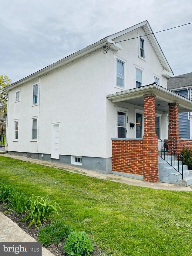 Foto principal - 319 S Kentucky Ave