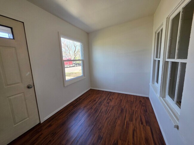Building Photo - 2 Bed 1 Bath Single Family Home in Wisconsin Rapids