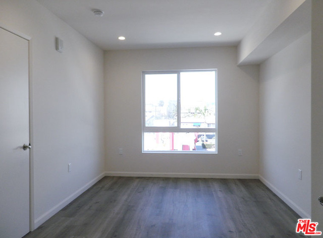 Building Photo - 1019 S Catalina St