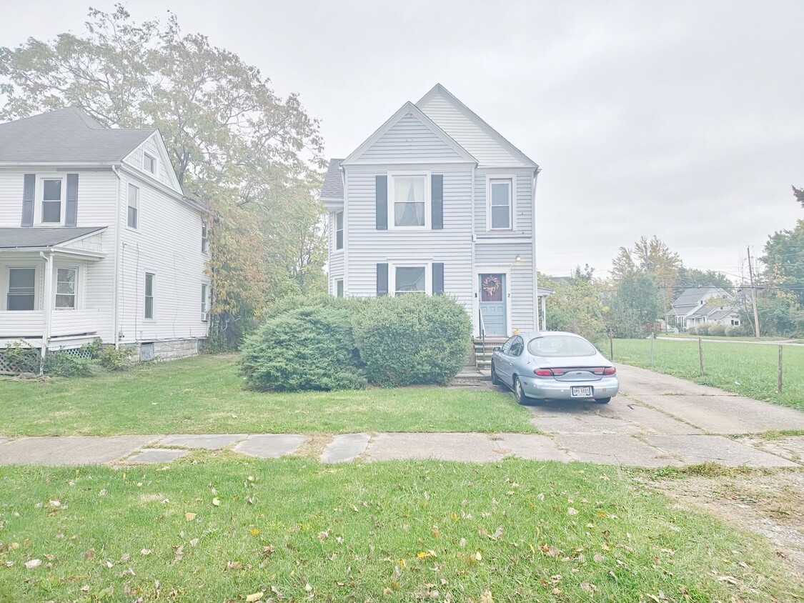 Foto principal - 667 W 9th St
