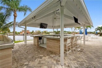 Building Photo - 6207 Bay Club Dr