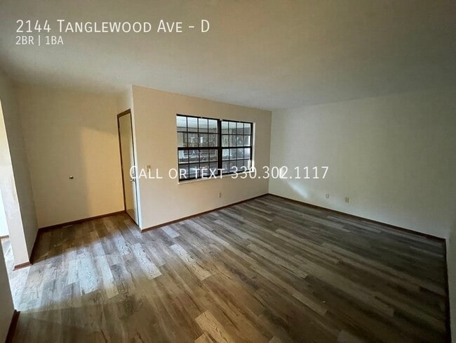 Building Photo - Two bedroom one bathroom apartment for rent