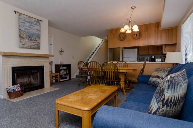 Foto del edificio - (W084) 13 East Henderson Street, Unit 2, W...