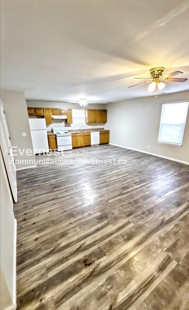 Foto del edificio - 5821 Weeks Ave