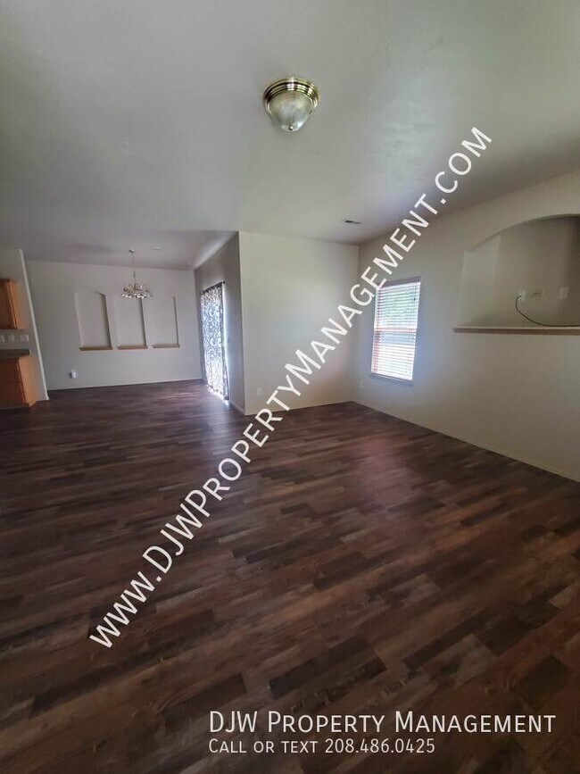 Foto del edificio - 8460 W Salt Creek Ct