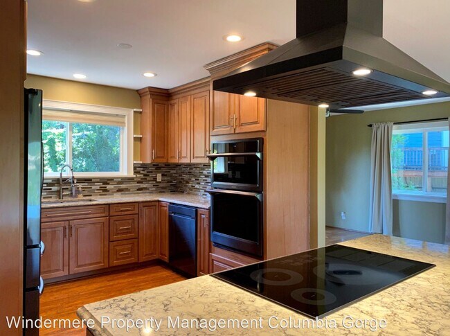 Foto del edificio - 5 br, 2 bath House - 522 W. 22nd Street