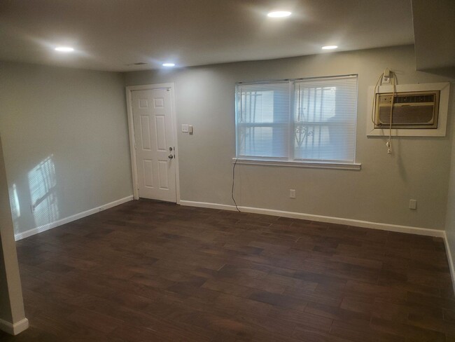 Foto del edificio - 567 Allengrove St