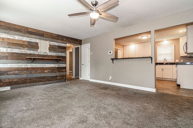 Foto del edificio - Please View 3D Virtual Walk-Through Before...