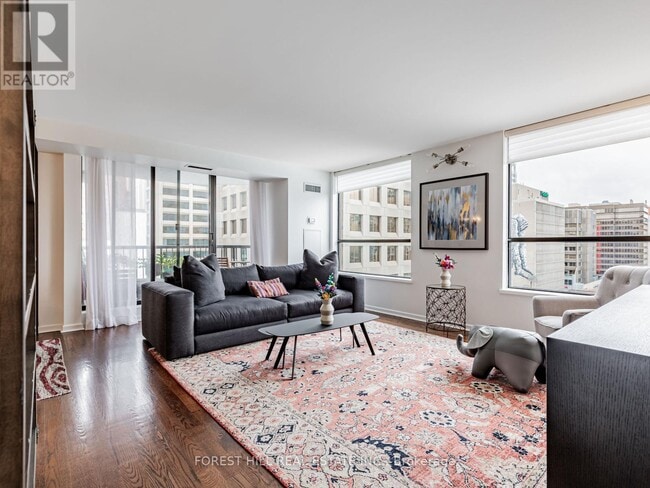 Building Photo - 47 St Clair Ave W