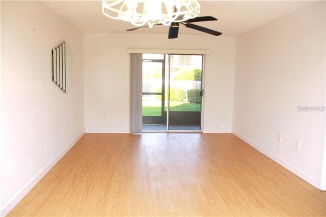 Building Photo - 6044 7th Ave W