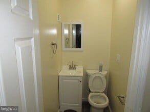 Building Photo - 20 Pine St