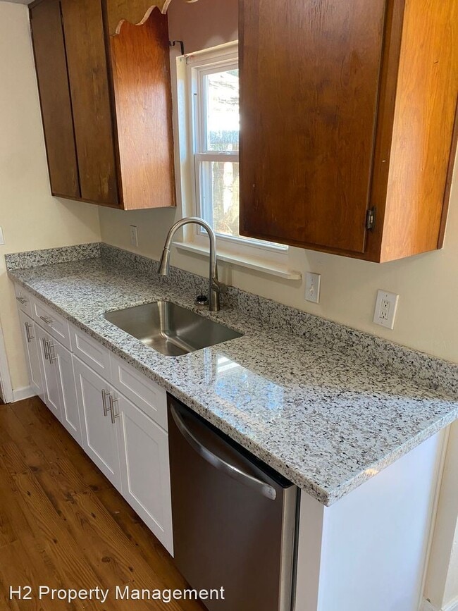 Building Photo - 3 br, 2 bath House - 1064 Longstreet Drive
