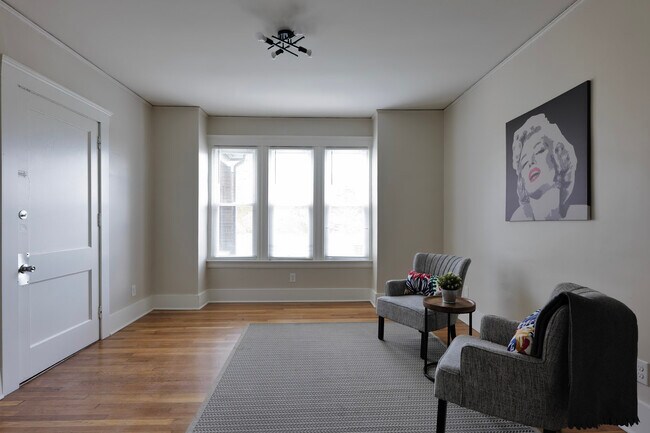 Building Photo - 1143 W Euclid St