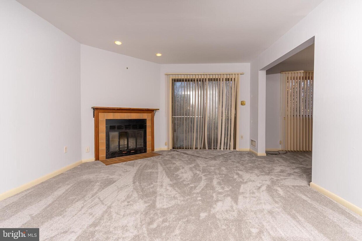 Primary Photo - 228 Josephs Way