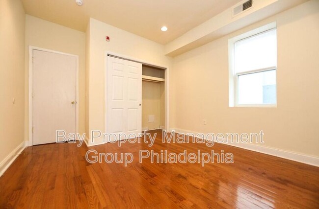 Building Photo - 1708 W Diamond St