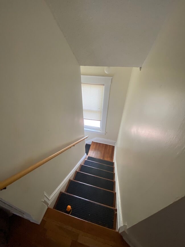 Stairs up to unit 2 - 822 SW Fillmore St