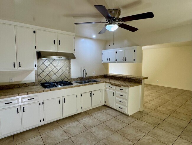 Foto del edificio - 24832 Walnut St